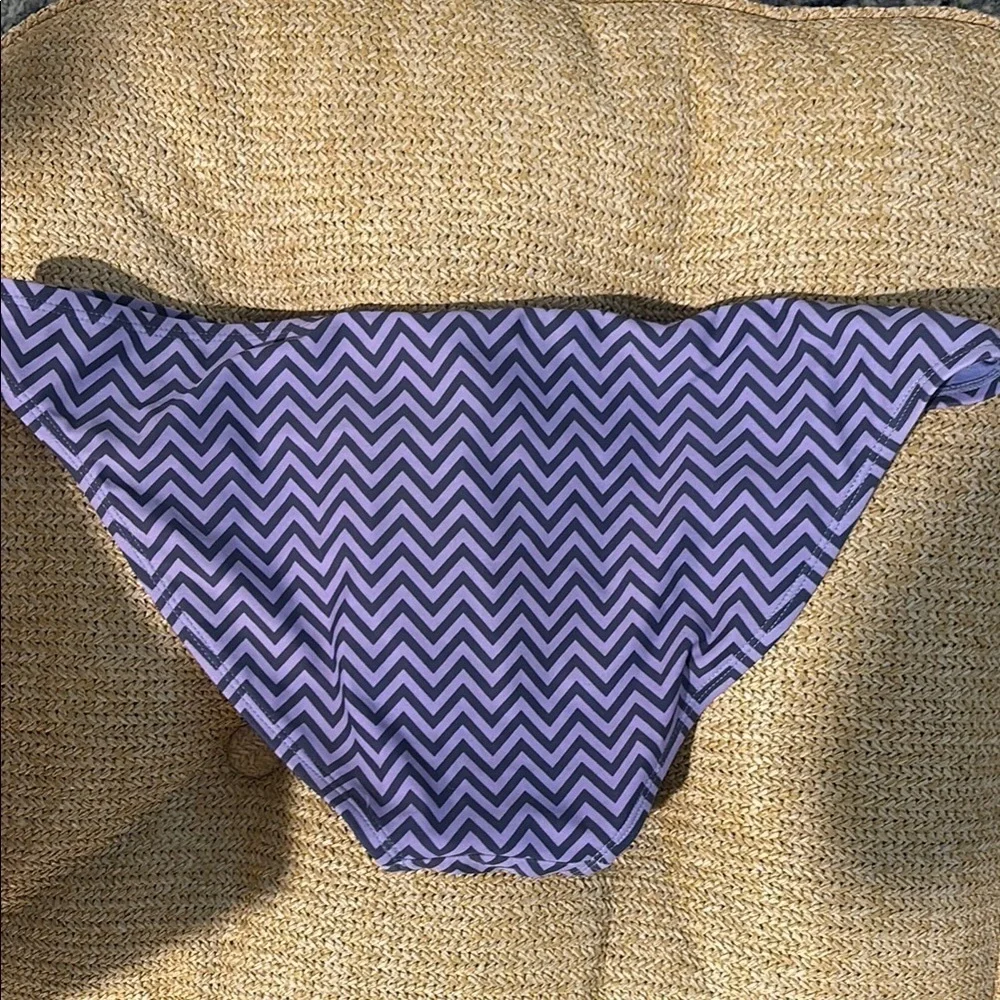 ❤️3 for $15!❤️ Xhilaration Purple Bikini Bottom with Chevron Design